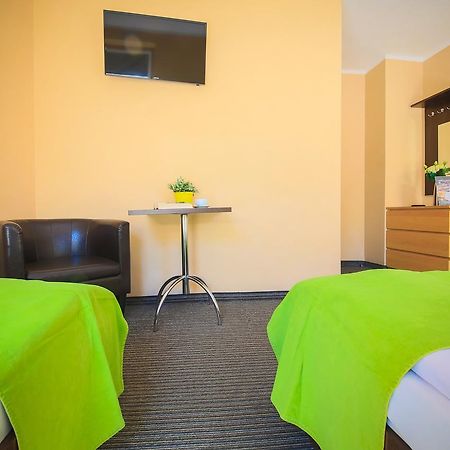 Glow Hostel Вроцлав Екстериор снимка