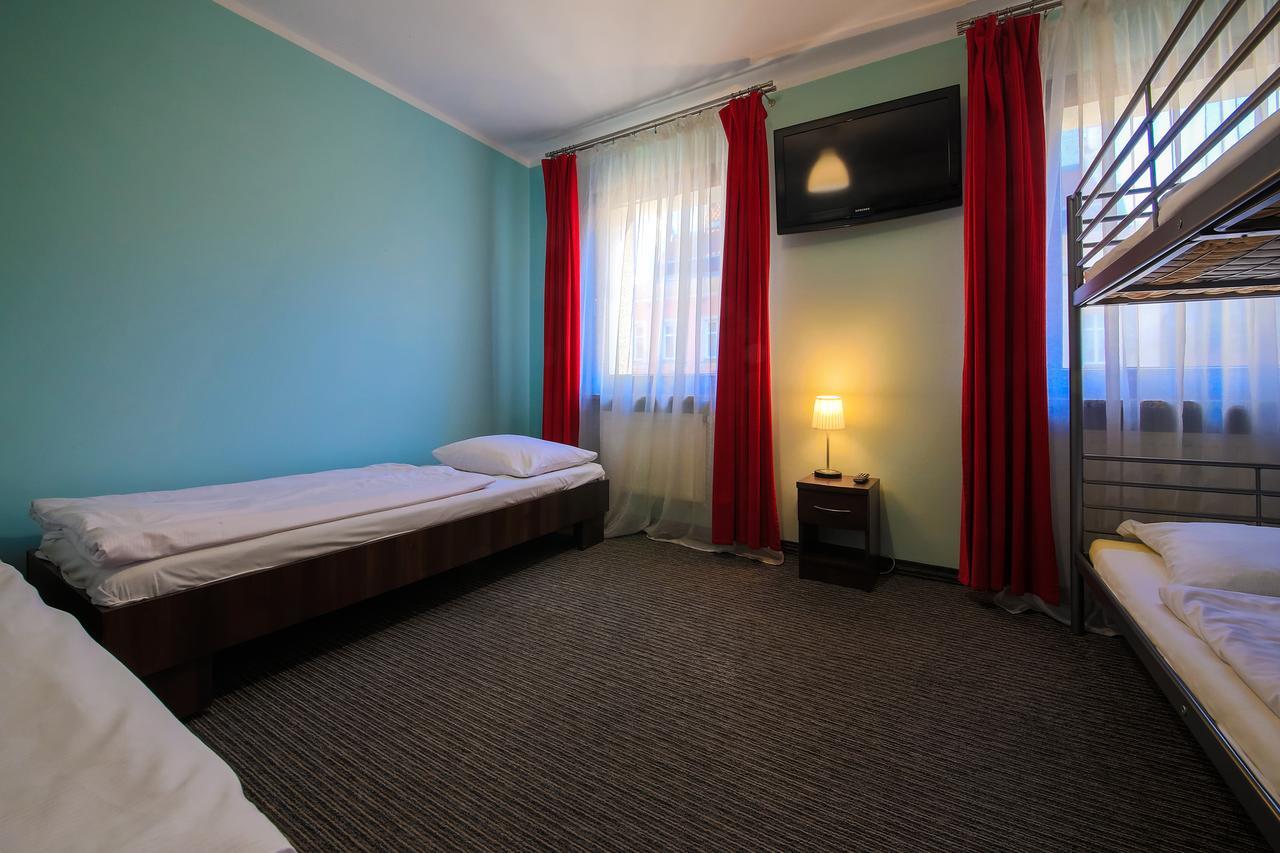 Glow Hostel Вроцлав Екстериор снимка