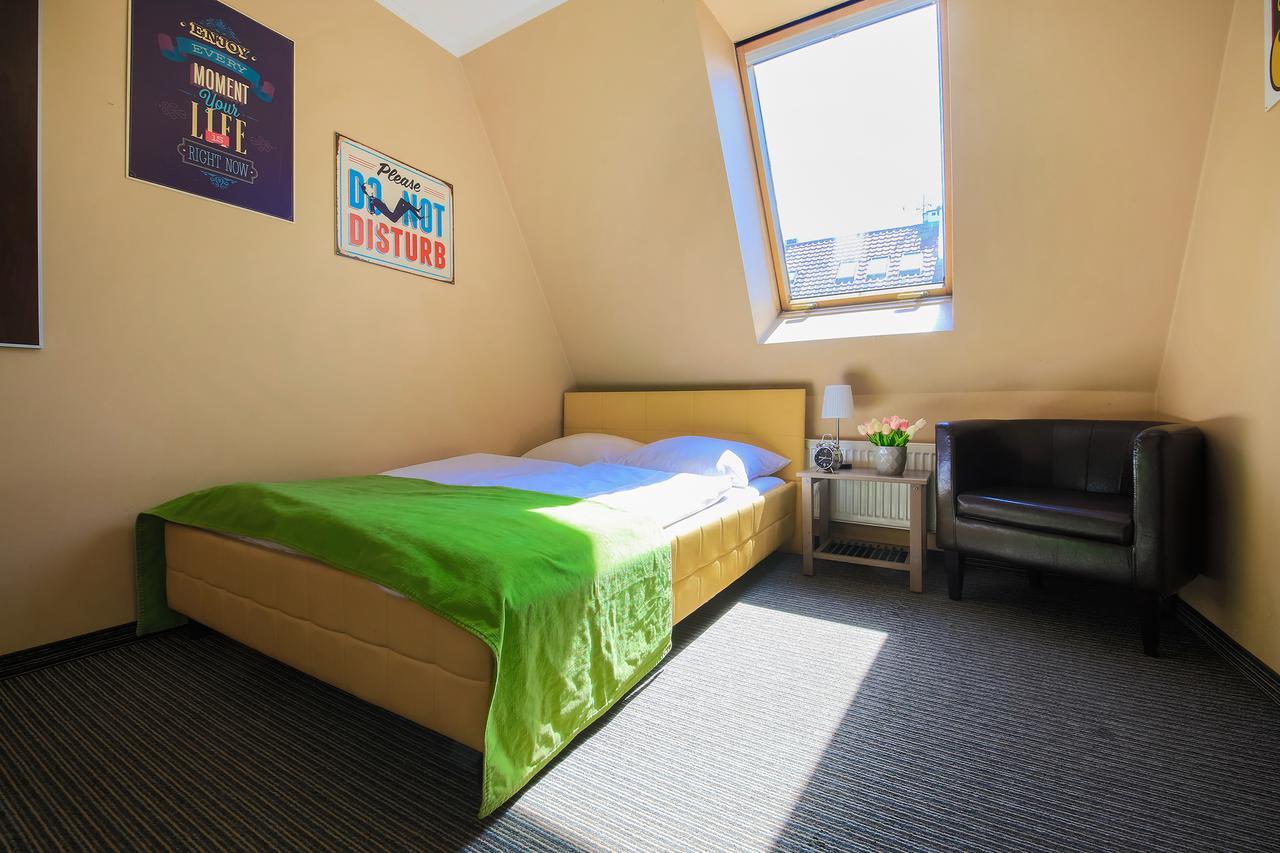 Glow Hostel Вроцлав Екстериор снимка
