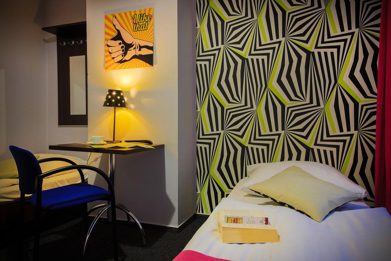 Glow Hostel Вроцлав Екстериор снимка