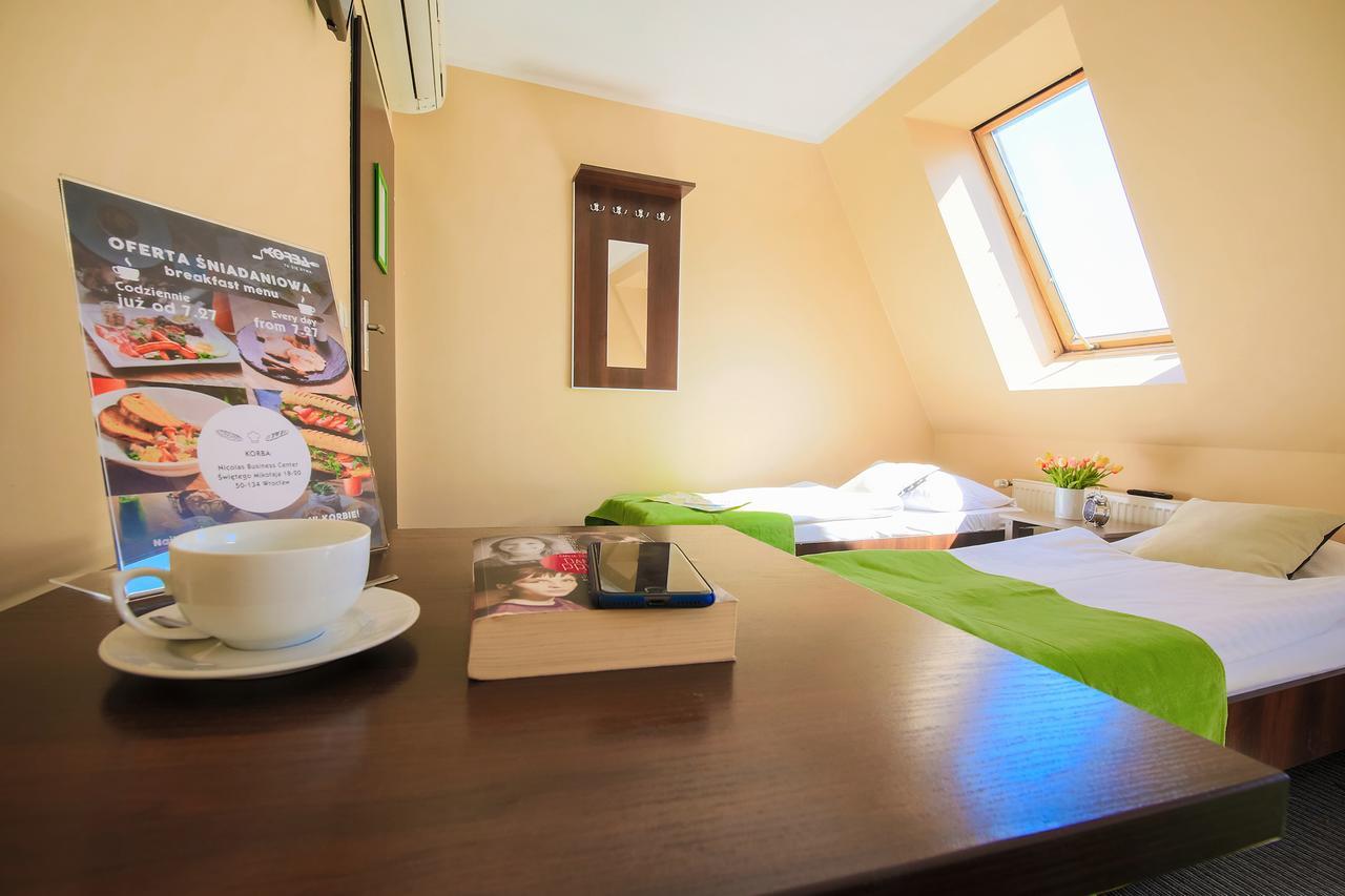 Glow Hostel Вроцлав Екстериор снимка