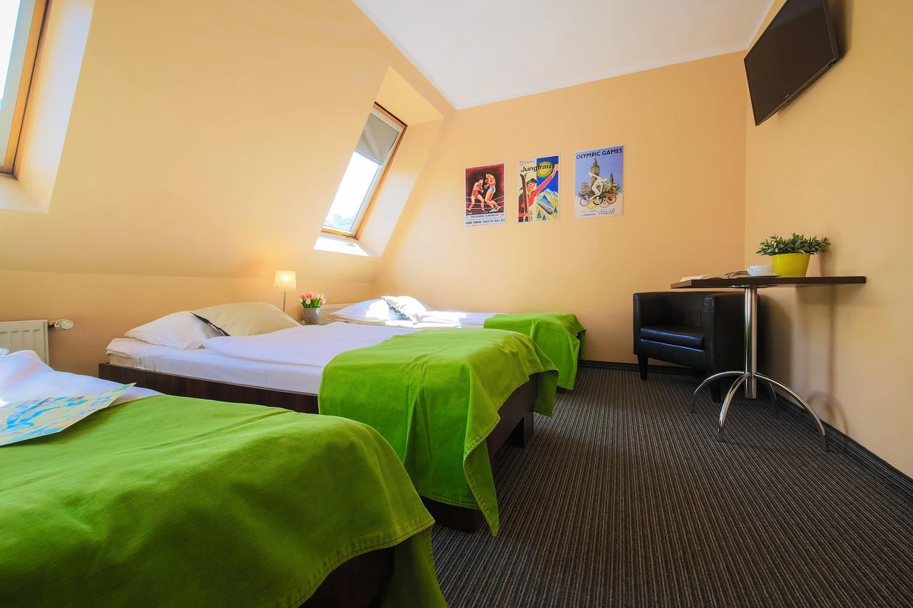 Glow Hostel Вроцлав Екстериор снимка
