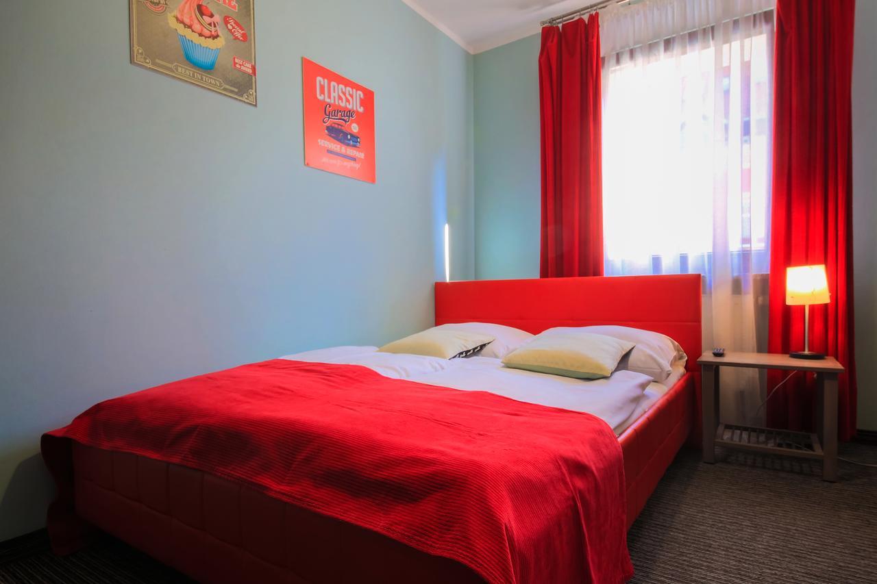 Glow Hostel Вроцлав Екстериор снимка