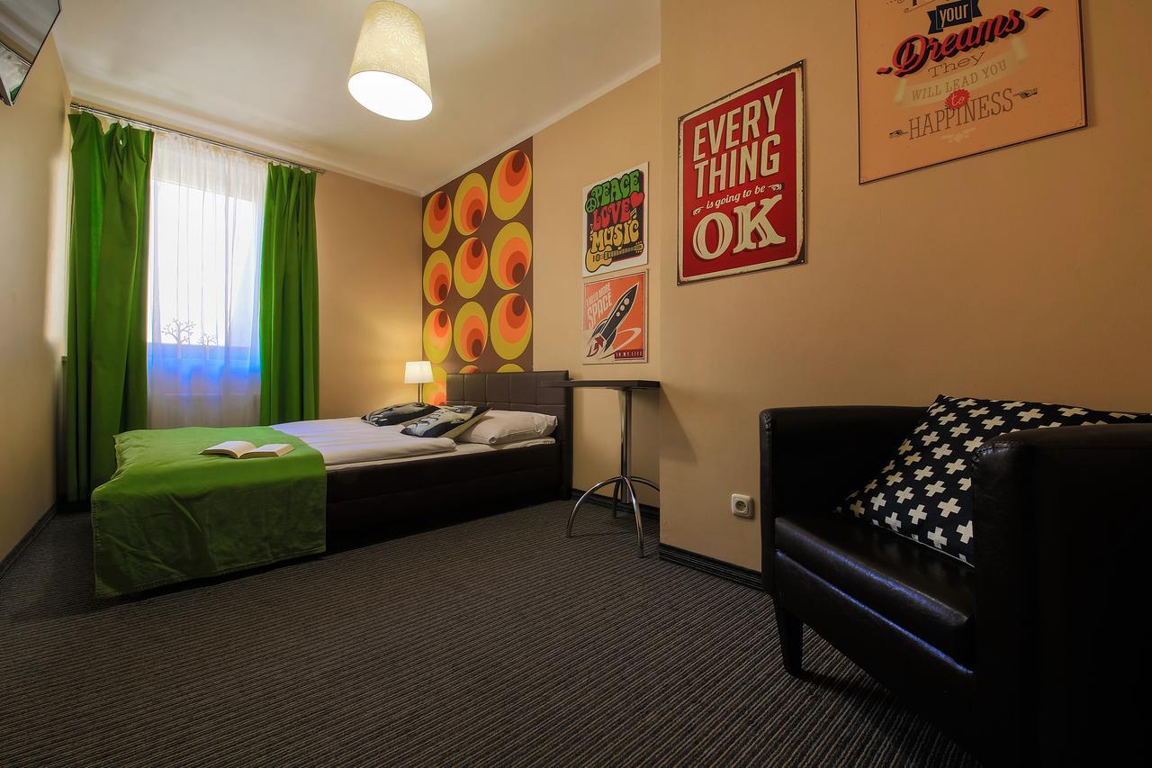 Glow Hostel Вроцлав Екстериор снимка