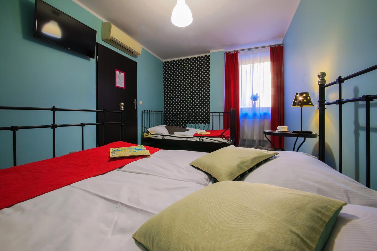 Glow Hostel Вроцлав Екстериор снимка