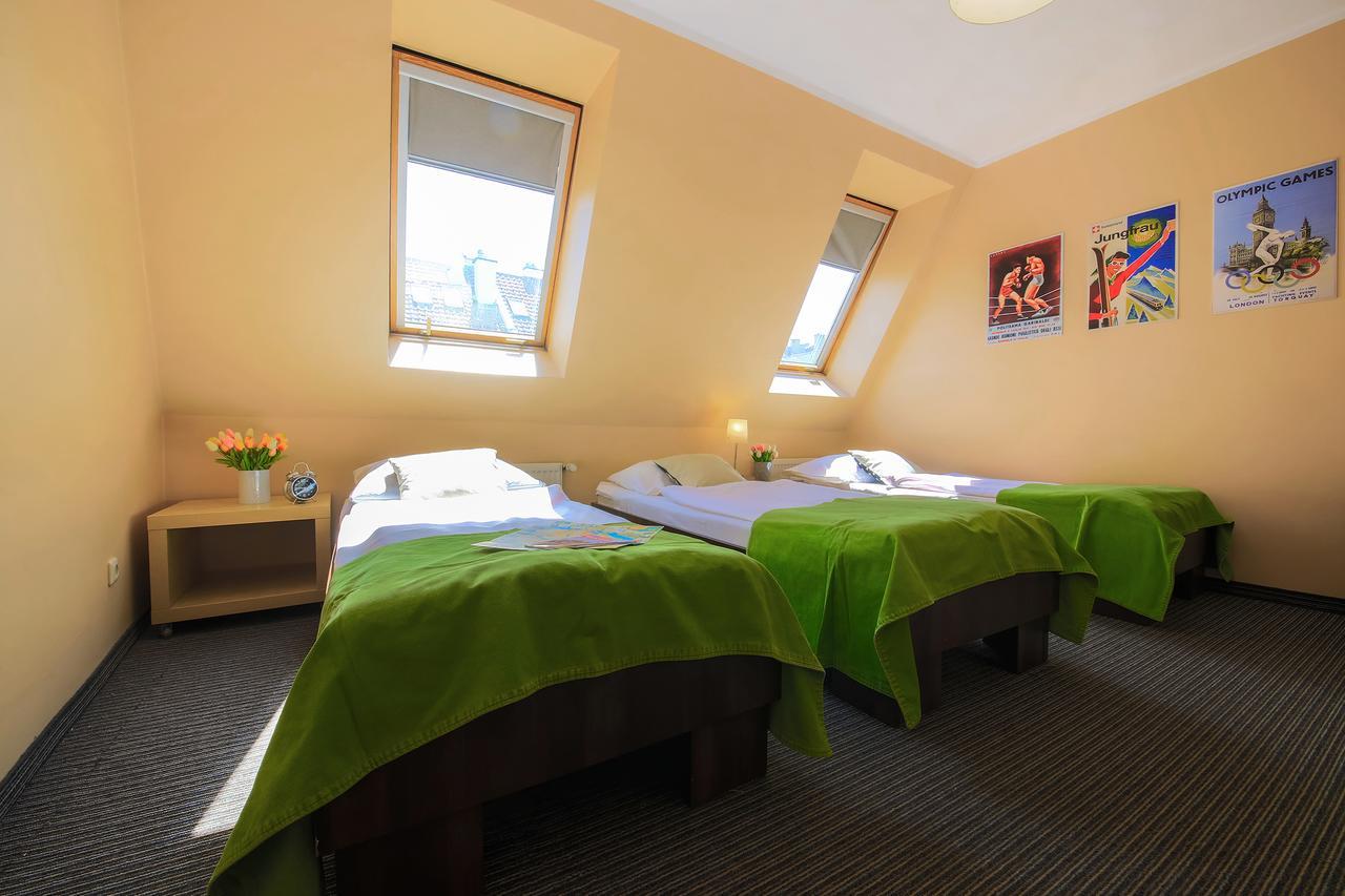 Glow Hostel Вроцлав Екстериор снимка