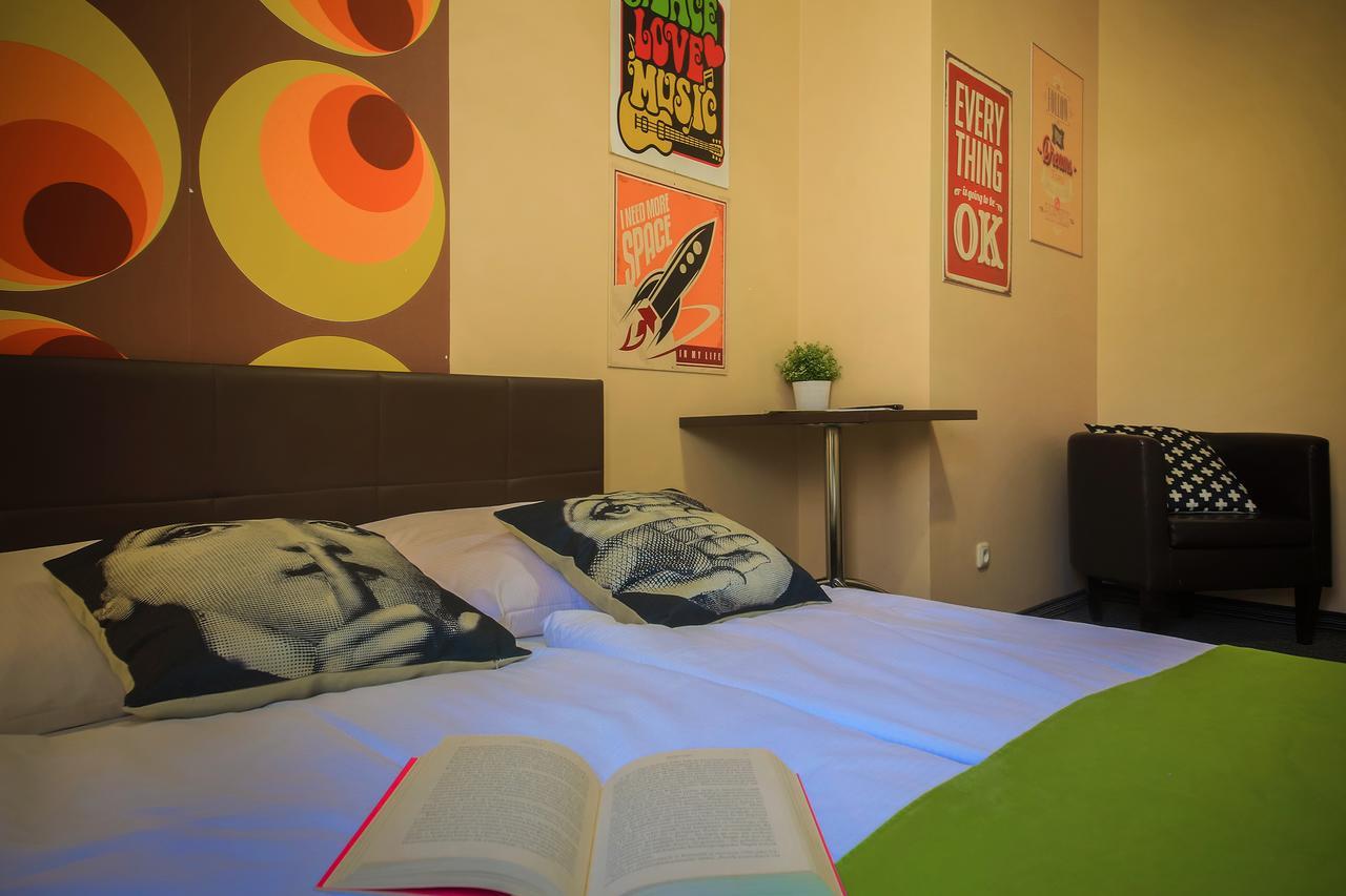 Glow Hostel Вроцлав Екстериор снимка