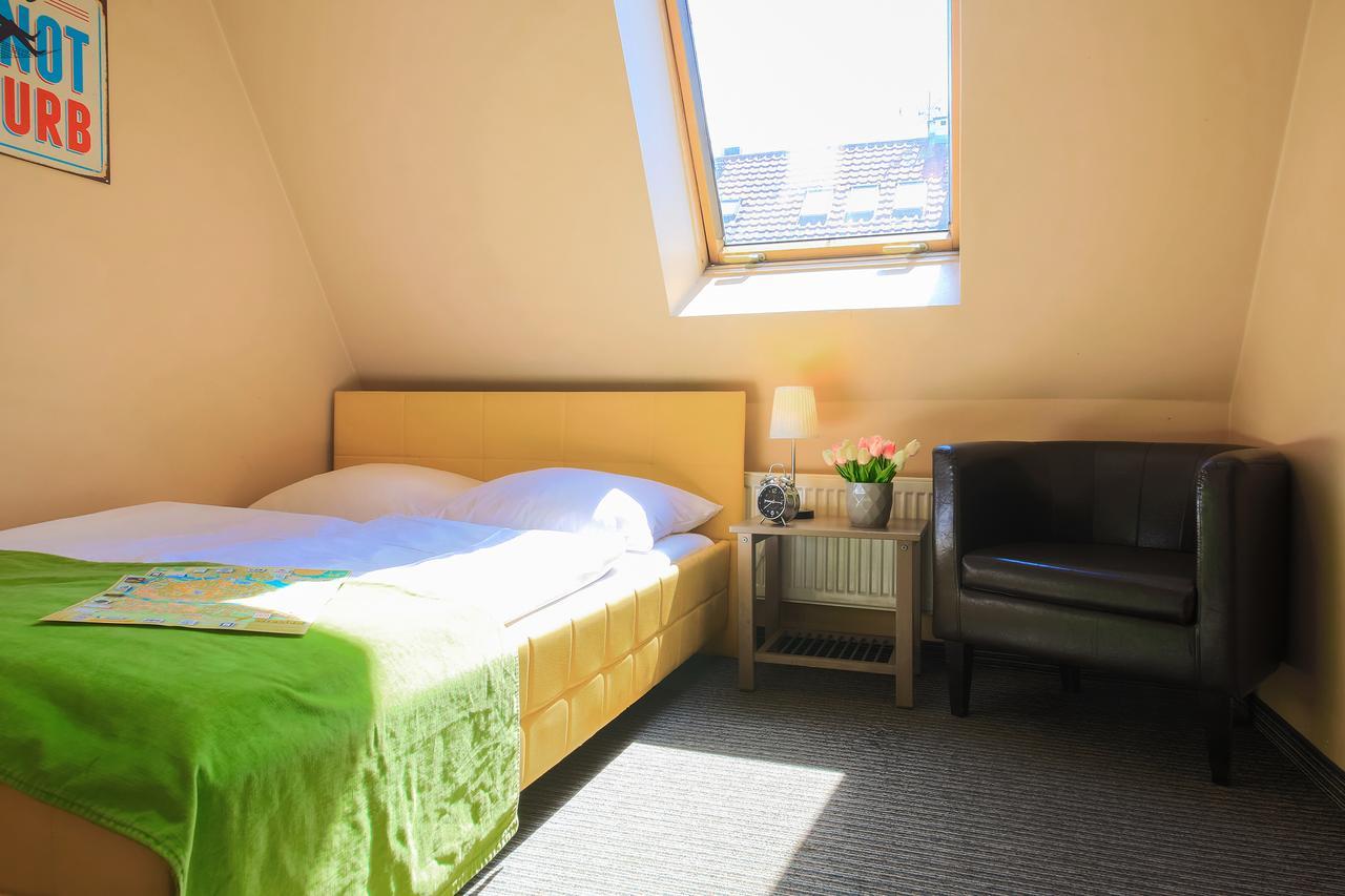 Glow Hostel Вроцлав Екстериор снимка