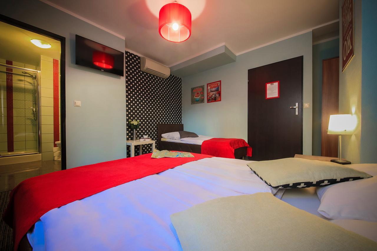 Glow Hostel Вроцлав Екстериор снимка