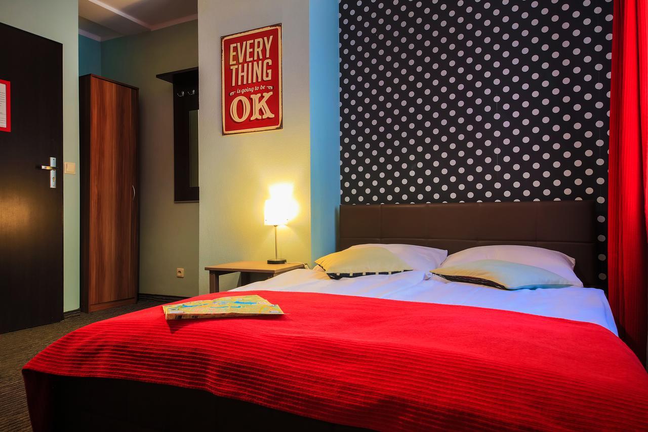 Glow Hostel Вроцлав Екстериор снимка