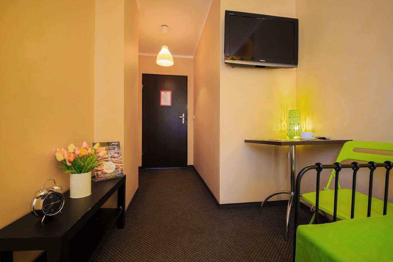 Glow Hostel Вроцлав Екстериор снимка