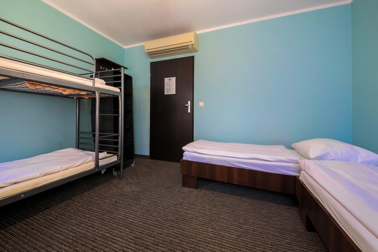 Glow Hostel Вроцлав Екстериор снимка
