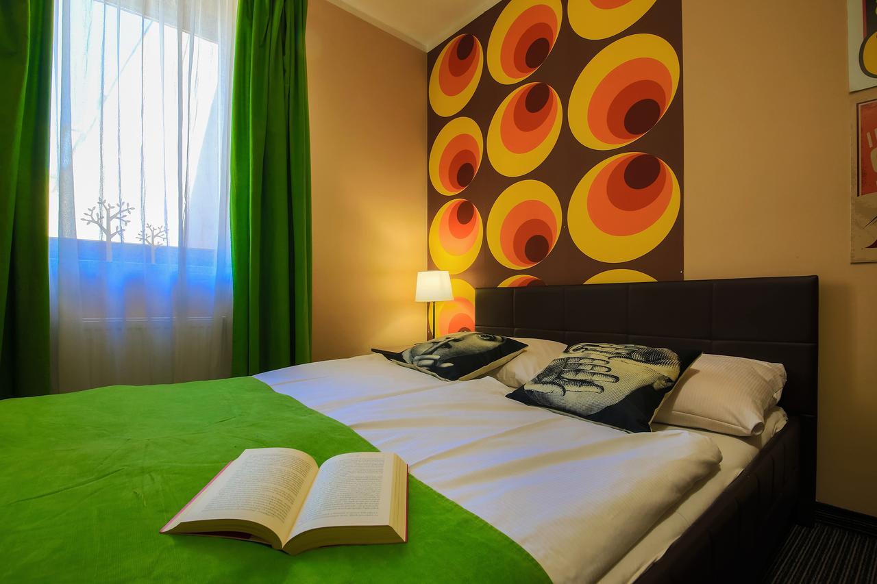 Glow Hostel Вроцлав Екстериор снимка