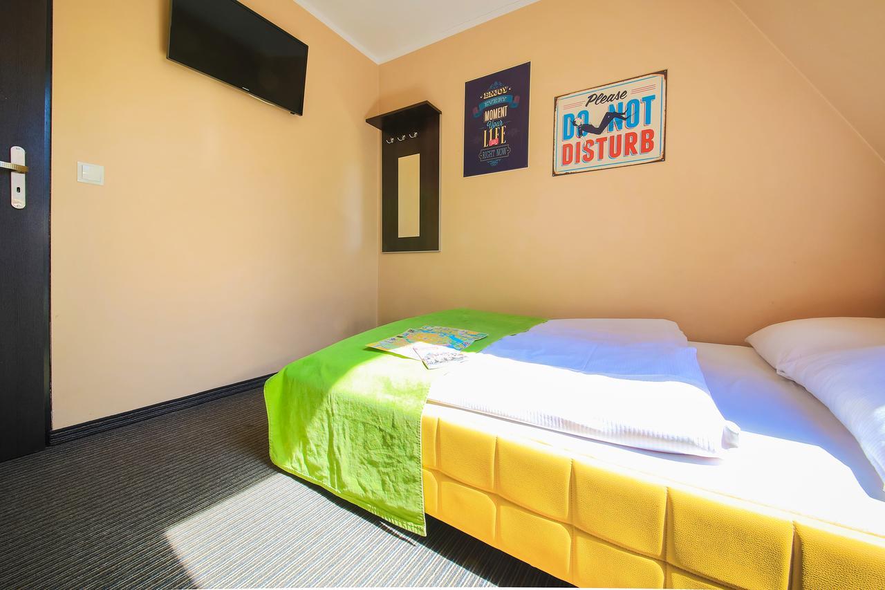 Glow Hostel Вроцлав Екстериор снимка