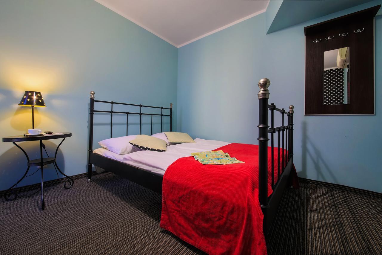 Glow Hostel Вроцлав Екстериор снимка