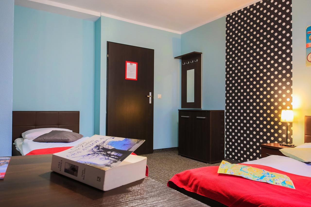 Glow Hostel Вроцлав Екстериор снимка