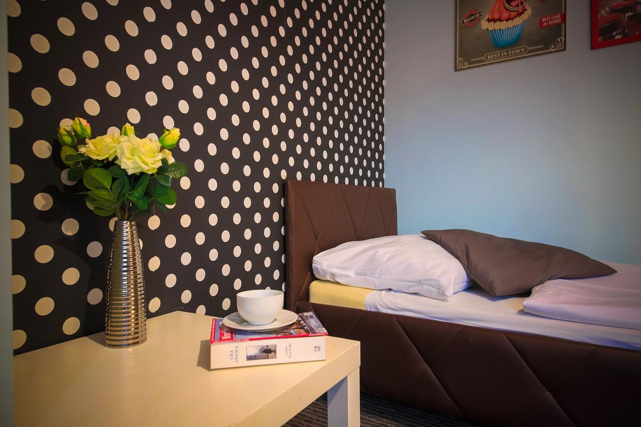 Glow Hostel Вроцлав Екстериор снимка