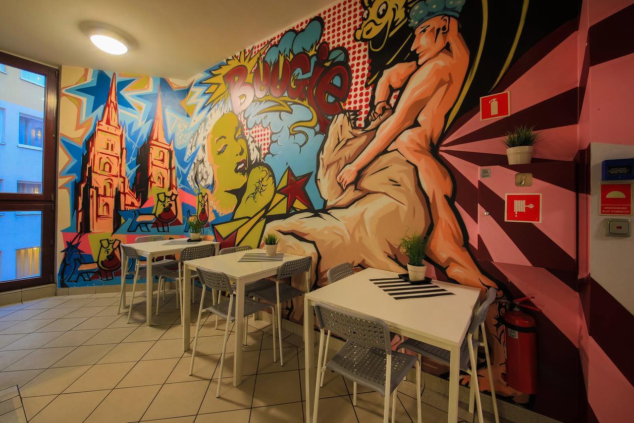 Glow Hostel Вроцлав Екстериор снимка